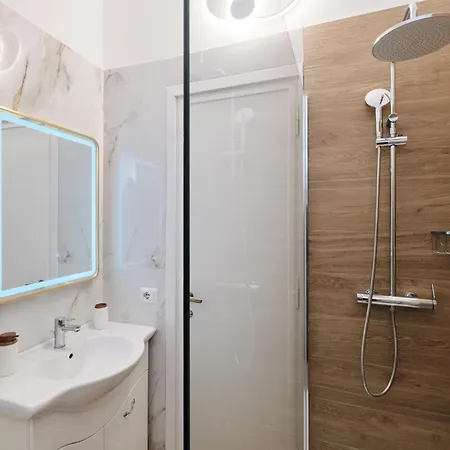 דירה 50 Lando